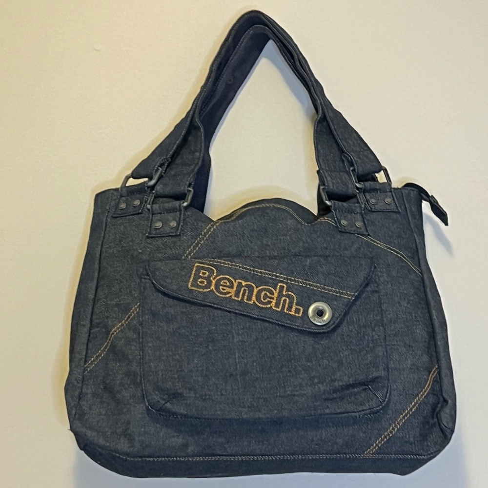 NEW Bench bag with zipper.